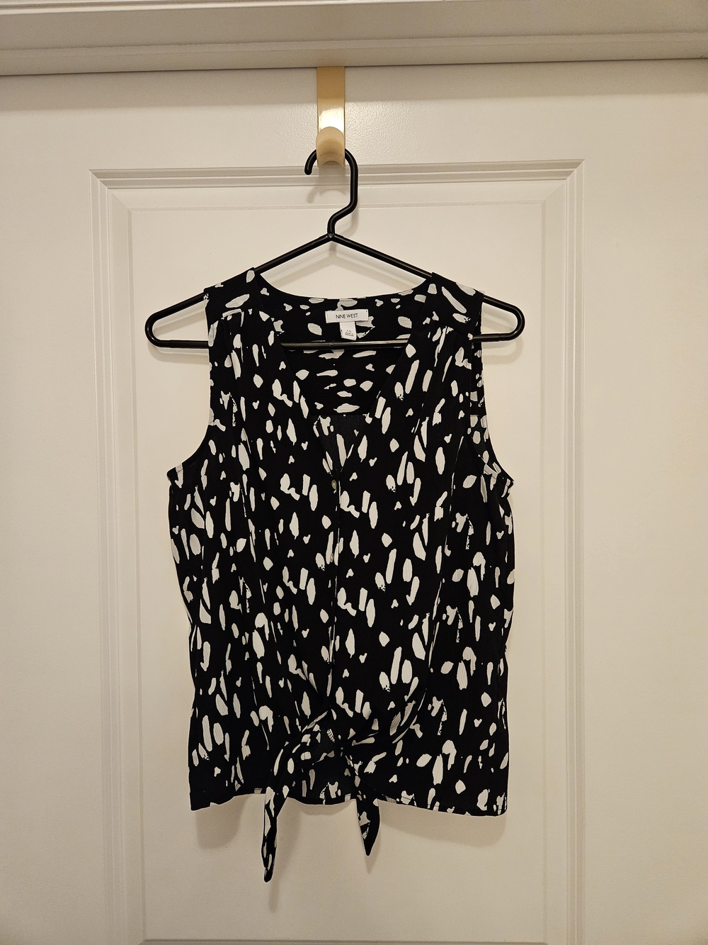 Nine West Black and White Sleeveless Tie-Hem Tank